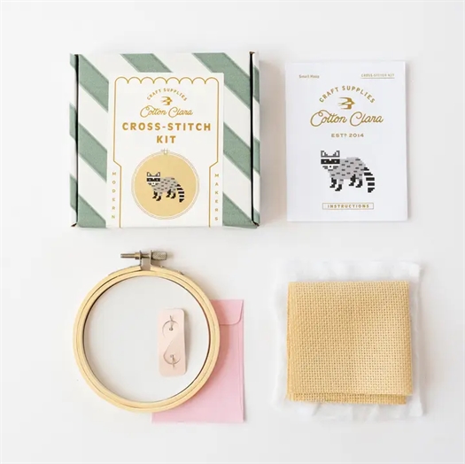 RACOON BEGINNER CROSS STITCH KIT fra Cotton Clara